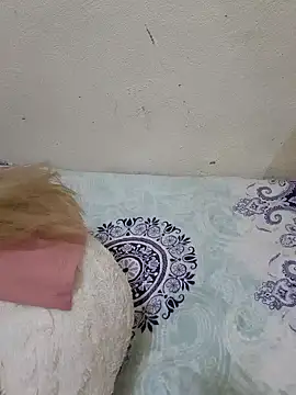 Snapshot of Linda-53 chatting on February 1, 11:06 pm Linda-53 online show from February 1, 11:06 pm