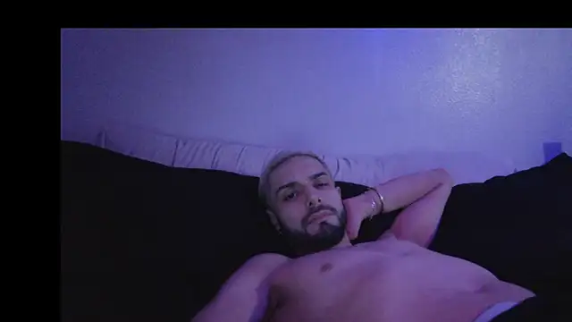 DerekPerez2025 online show from May 24, 10:48 pm