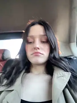 Mia Mia M online show from April 11, 3:49 pm