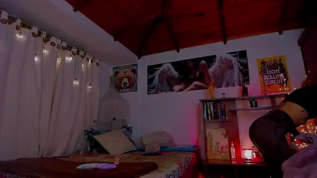 cuteweed420 online show from February 25, 5:41 am