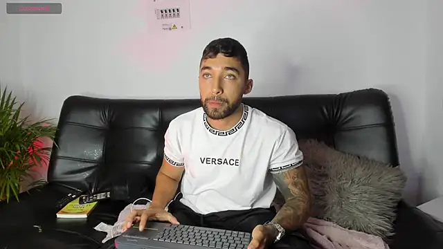 Sweet and caramel online show from February 5, 10:44 pm