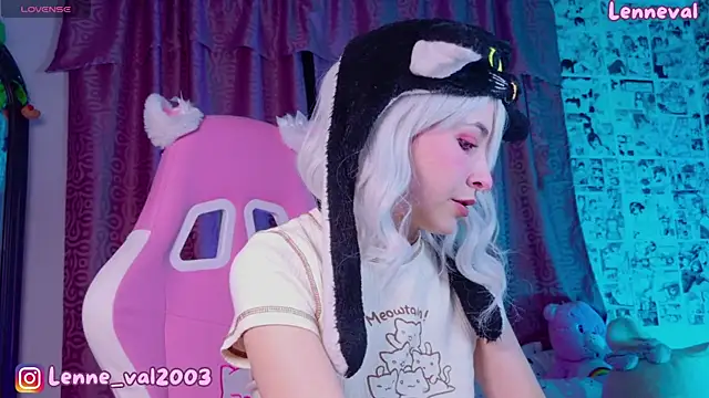 Lenneval1 online show from November 22, 3:05 am