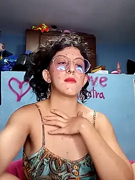 Snapshot of LoveElectra chatting on February 25, 11:58 pm LoveElectra online show from February 25, 11:58 pm
