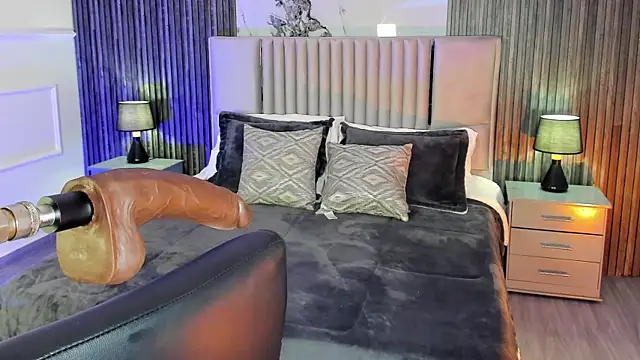 Lillyortiz online show from June 5, 8:14 pm