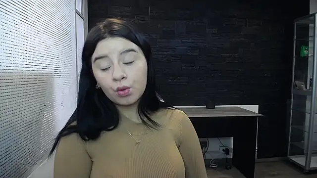 SaraBraun  online show from December 29, 1:06 pm