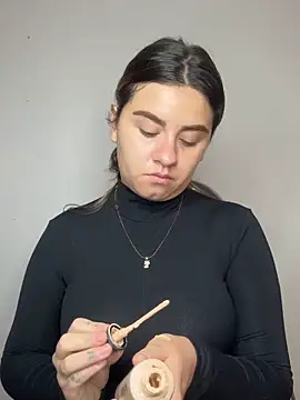 SaraBraun  online show from April 9, 5:40 pm