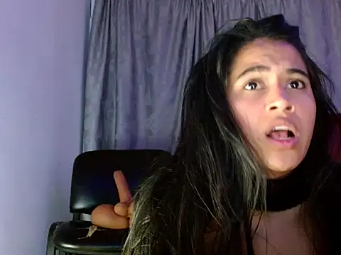 Snapshot of brihanna_lena chatting on October 29, 5:42 am brihanna lena online show from October 29, 5:42 am