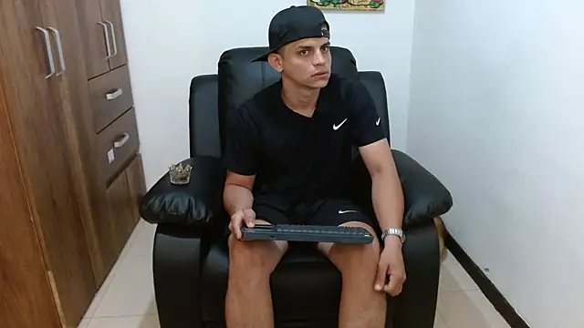 Snapshot of boss_of_cash chatting on November 27, 9:39 pm boss of cash online show from November 27, 9:39 pm