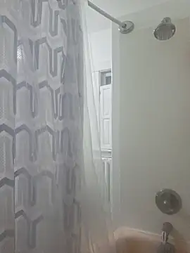 Snapshot of LuckiXCX chatting on December 14, 3:34 am LuckiXCX online show from December 14, 3:34 am