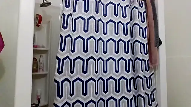 Snapshot of LuckiXCX chatting on December 19, 11:45 pm LuckiXCX online show from December 19, 11:45 pm