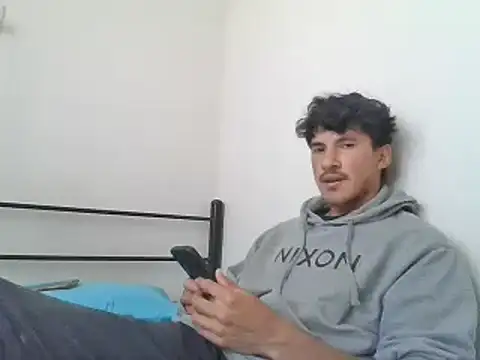 Snapshot of xxx-999 chatting on March 17, 4:22 pm xxx-999 online show from March 17, 4:22 pm