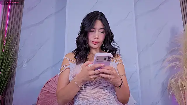 Chlooee   online show from February 5, 1:32 am