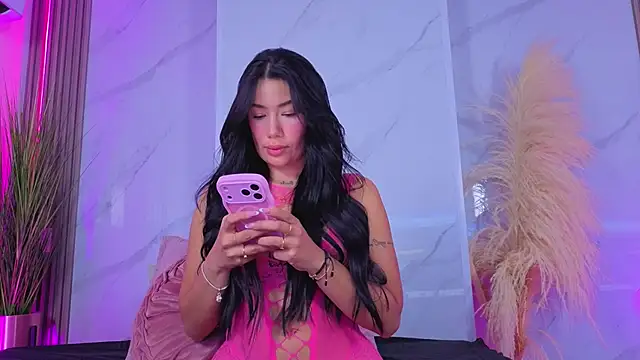 Chlooee   online show from June 8, 1:20 am