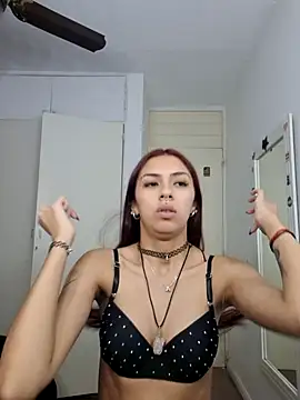 Snapshot of Jazmin-Cerezita chatting on November 2, 12:02 am Jazmin-Cerezita online show from November 2, 12:02 am