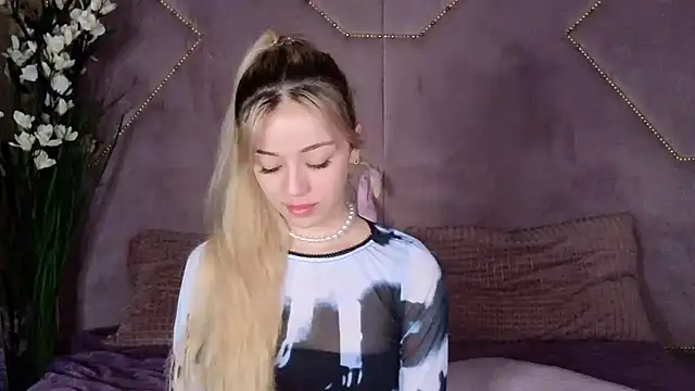 Snapshot of STELLA_RICH chatting on February 10, 9:04 pm STELLA RICH online show from February 10, 9:04 pm