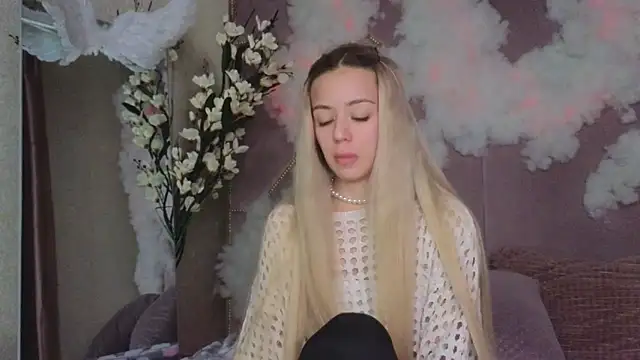 Snapshot of STELLA_RICH chatting on February 23, 1:02 am STELLA RICH online show from February 23, 1:02 am