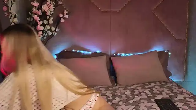 Snapshot of STELLA_RICH chatting on March 13, 9:05 pm STELLA RICH online show from March 13, 9:05 pm