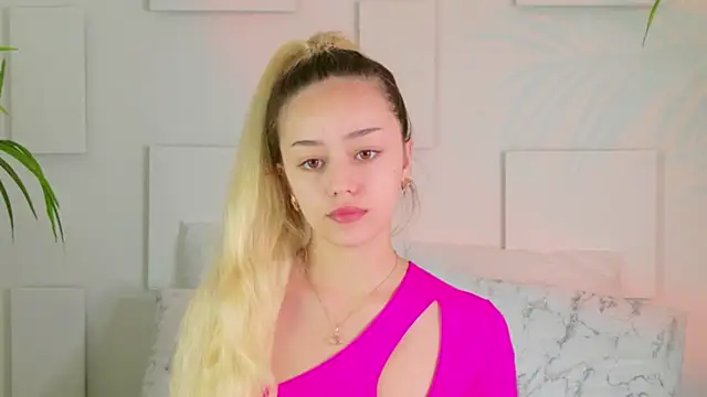 Snapshot of STELLA_RICH chatting on September 10, 9:04 pm STELLA RICH online show from September 10, 9:04 pm