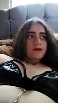 Snapshot of Yaz_Moon chatting on January 31, 9:59 pm Yaz Moon online show from January 31, 9:59 pm