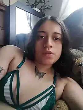 Snapshot of Yaz_Moon chatting on February 2, 2:45 pm Yaz Moon online show from February 2, 2:45 pm