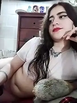 Snapshot of Yaz_Moon chatting on February 6, 3:48 am Yaz Moon online show from February 6, 3:48 am