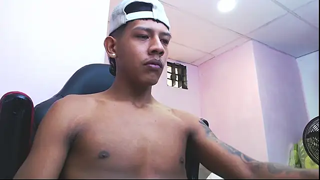 Snapshot of mr_stiven_ chatting on January 5, 8:22 am mr stiven online show from January 5, 8:22 am