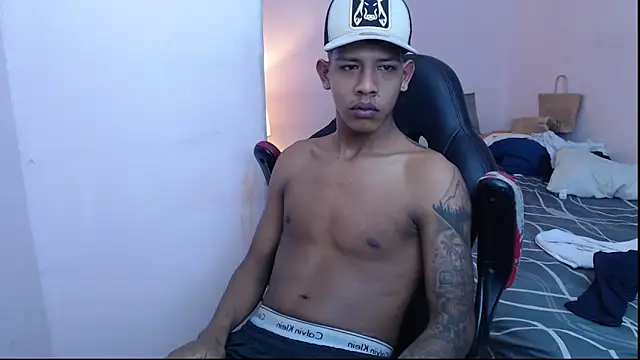 Snapshot of mr_stiven_ chatting on January 13, 8:15 am mr stiven online show from January 13, 8:15 am