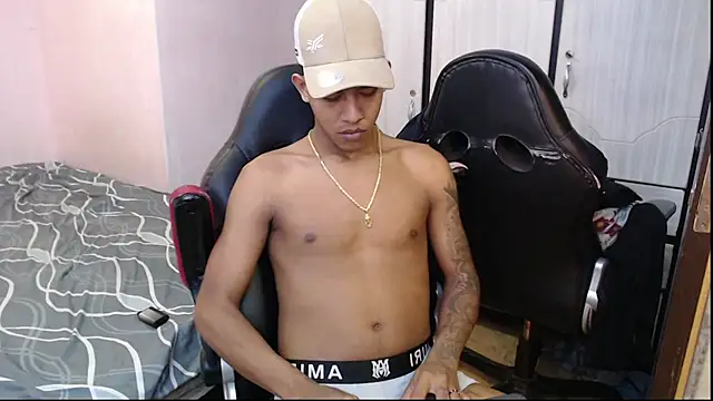 Snapshot of mr_stiven_ chatting on February 2, 9:19 am mr stiven online show from February 2, 9:19 am