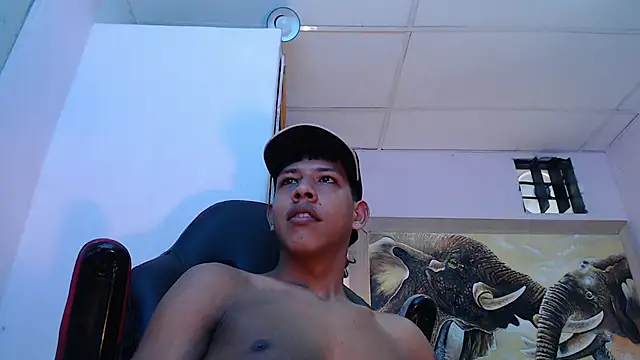 Snapshot of mr_stiven_ chatting on February 19, 6:22 am mr stiven online show from February 19, 6:22 am