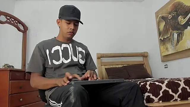 mr stiven  online show from February 26, 4:22 am