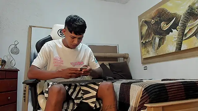 mr stiven  online show from March 19, 3:32 am