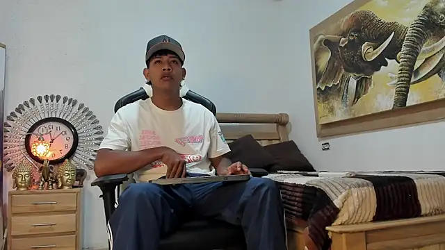 mr stiven  online show from April 1, 2:45 am