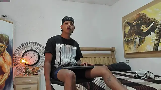 mr stiven  online show from May 26, 3:35 am
