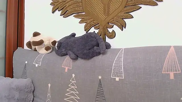 866532 online show from March 27, 7:14 am