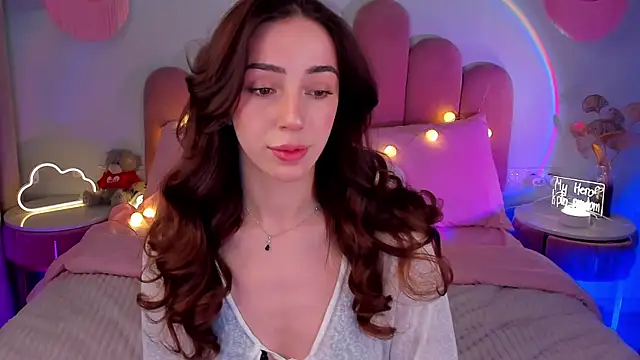 Snapshot of ElsaYoung chatting on February 7, 8:20 pm ElsaYoung online show from February 7, 8:20 pm