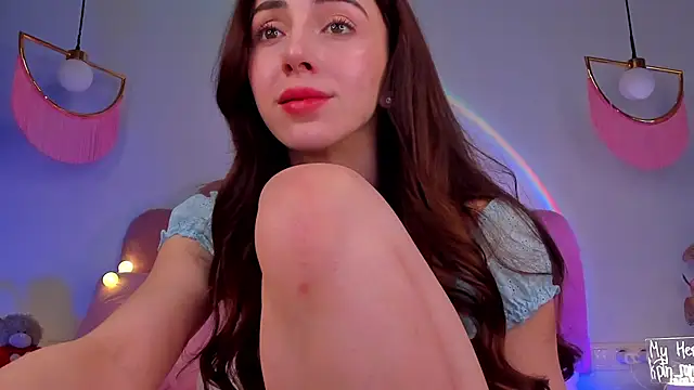 Snapshot of ElsaYoung chatting on February 11, 11:33 pm ElsaYoung online show from February 11, 11:33 pm