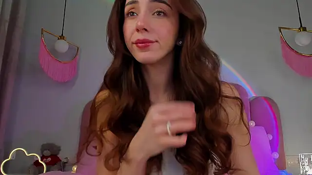 Snapshot of ElsaYoung chatting on February 24, 1:02 am ElsaYoung online show from February 24, 1:02 am