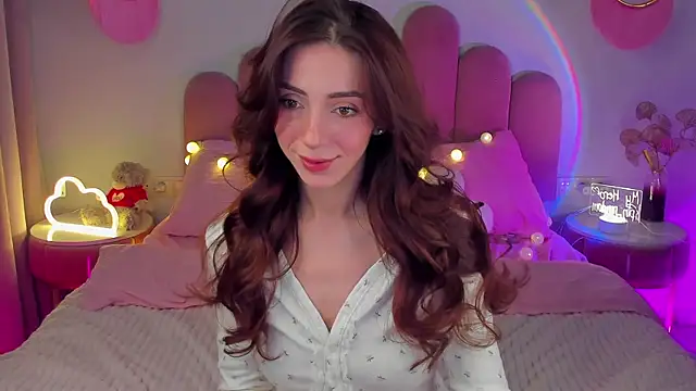 Snapshot of ElsaYoung chatting on February 26, 8:44 pm ElsaYoung online show from February 26, 8:44 pm