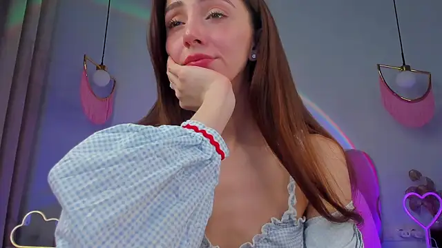 Snapshot of ElsaYoung chatting on February 28, 1:26 am ElsaYoung online show from February 28, 1:26 am