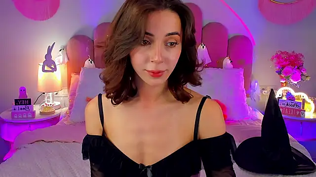 Snapshot of ElsaYoung chatting on October 30, 8:09 pm ElsaYoung online show from October 30, 8:09 pm