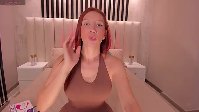 MiaFarrell  online show from March 1, 11:17 am