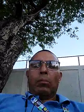 Snapshot of Alex011277 chatting on September 21, 9:38 pm Alex011277 online show from September 21, 9:38 pm