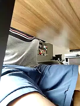 Snapshot of Bombi22 chatting on January 9, 4:49 pm Bombi22 online show from January 9, 4:49 pm