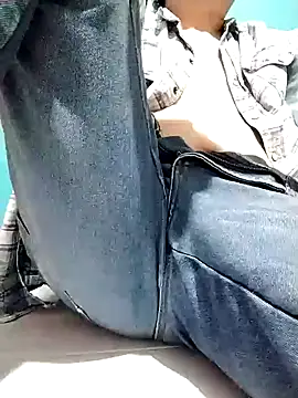 Snapshot of Bombi22 chatting on January 30, 4:16 am Bombi22 online show from January 30, 4:16 am