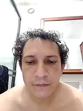 Snapshot of Bombi22 chatting on February 10, 1:55 pm Bombi22 online show from February 10, 1:55 pm