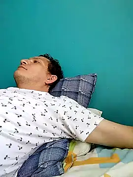 Snapshot of Bombi22 chatting on February 12, 3:05 pm Bombi22 online show from February 12, 3:05 pm