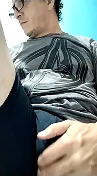 Snapshot of Bombi22 chatting on February 15, 2:47 am Bombi22 online show from February 15, 2:47 am