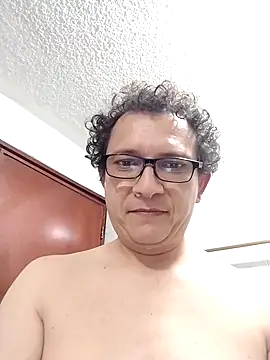 Snapshot of Bombi22 chatting on March 17, 7:26 pm Bombi22 online show from March 17, 7:26 pm