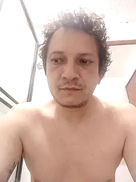 Snapshot of Bombi22 chatting on October 1, 11:38 am Bombi22 online show from October 1, 11:38 am