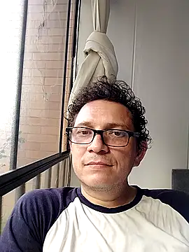 Snapshot of Bombi22 chatting on October 5, 10:07 pm Bombi22 online show from October 5, 10:07 pm